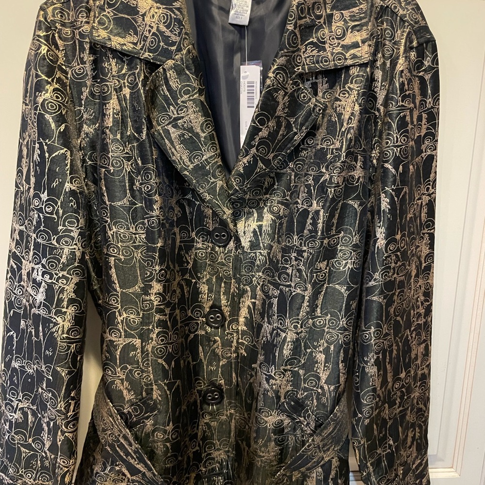 Chico’s Jacket Size Large NWT Belted Black/Gold